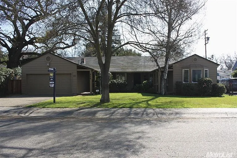 646 W Mariposa Ave photo 1