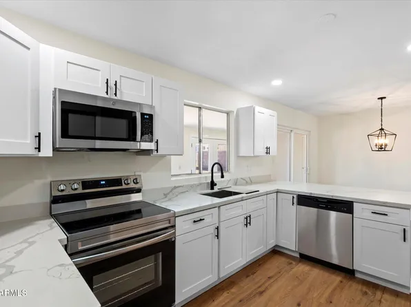 102 W 17TH Avenue, Apache Junction, AZ 85120