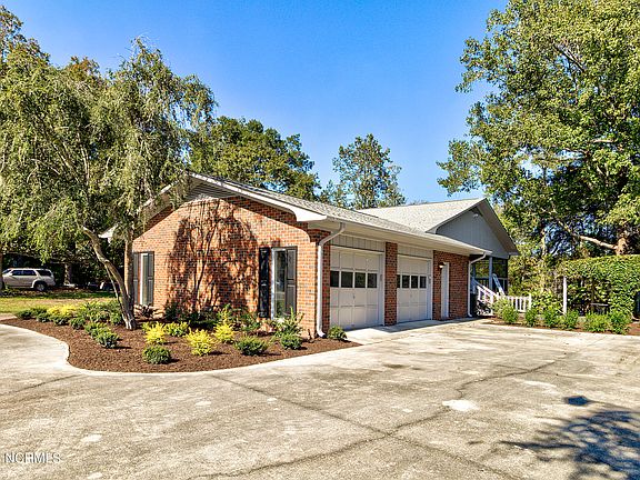 2nd image of 9712 Sturgeon Drive NE