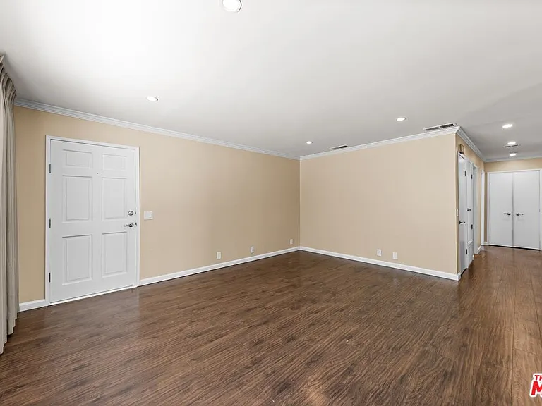 1536 Harvard St #6 — Photo 3