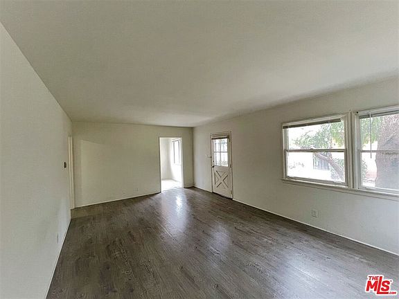 5th image of 1940 Cloverfield Blvd APT B