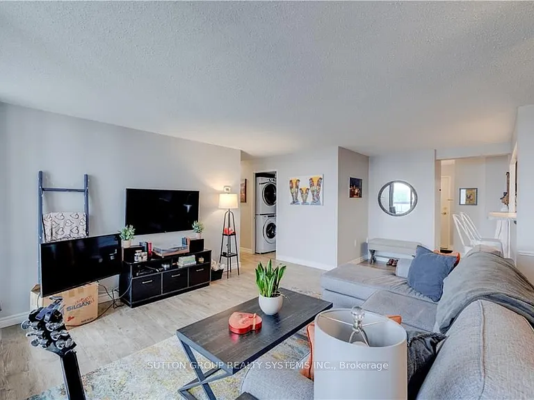 323 Colborne St #1004 — Photo 11
