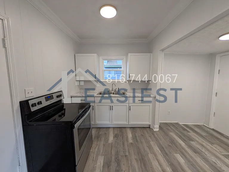 5637 Forest Ave — Photo 8