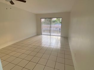 6015 SW 33rd St #104, Hollywood, FL 33023