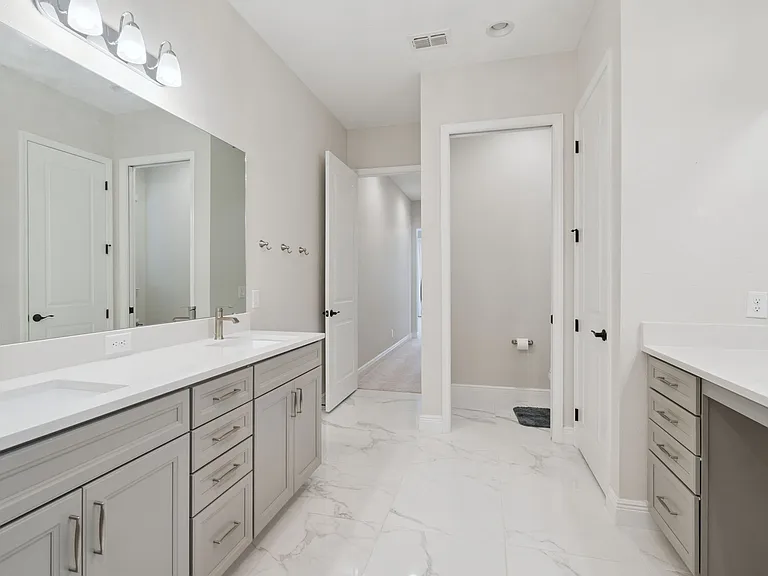 7790 Four Seasons Blvd — Photo 13