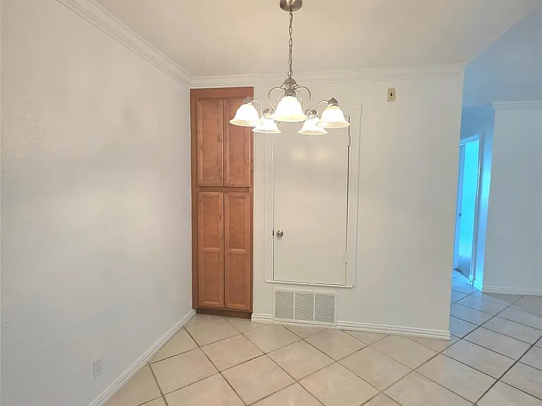 15208 Spring Hill Ln #B — Photo 9