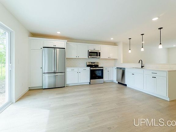 5th image of 521 S 32nd St