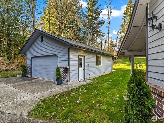 3rd image of 17824 25th Drive NW