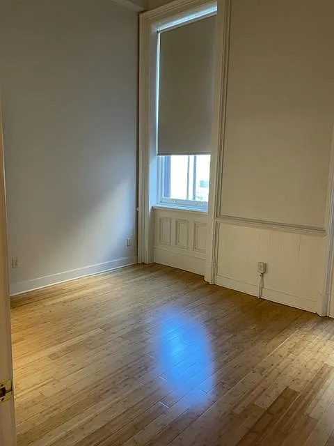 2 bed, 1050 sqft, $1,998 — Photo 3