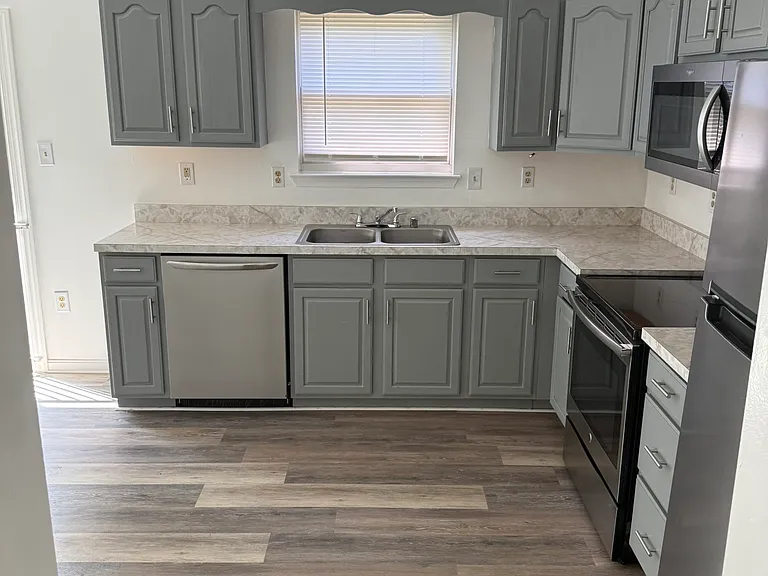12627 Hilltop Rd — Photo 7