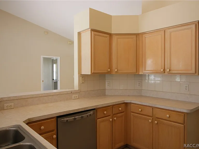 2864 N Churchill Way — Photo 11