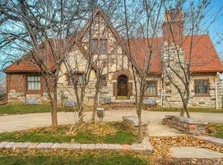 5000 Sunset Dr, Kansas City, MO 64112