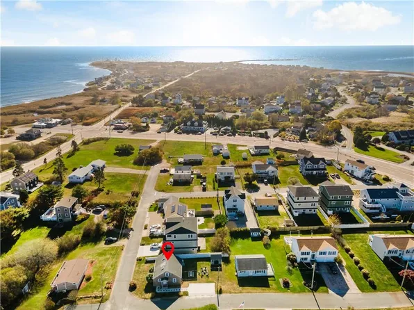 25 Green Meadow Dr, Narragansett, RI 02882