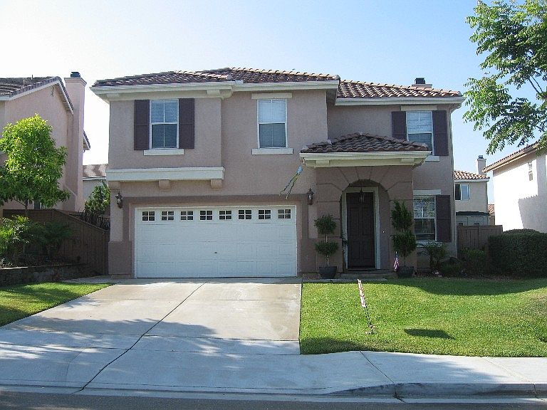 1st image of 1415 Robles Dr