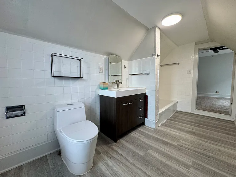 121 Chicago Ave — Photo 22