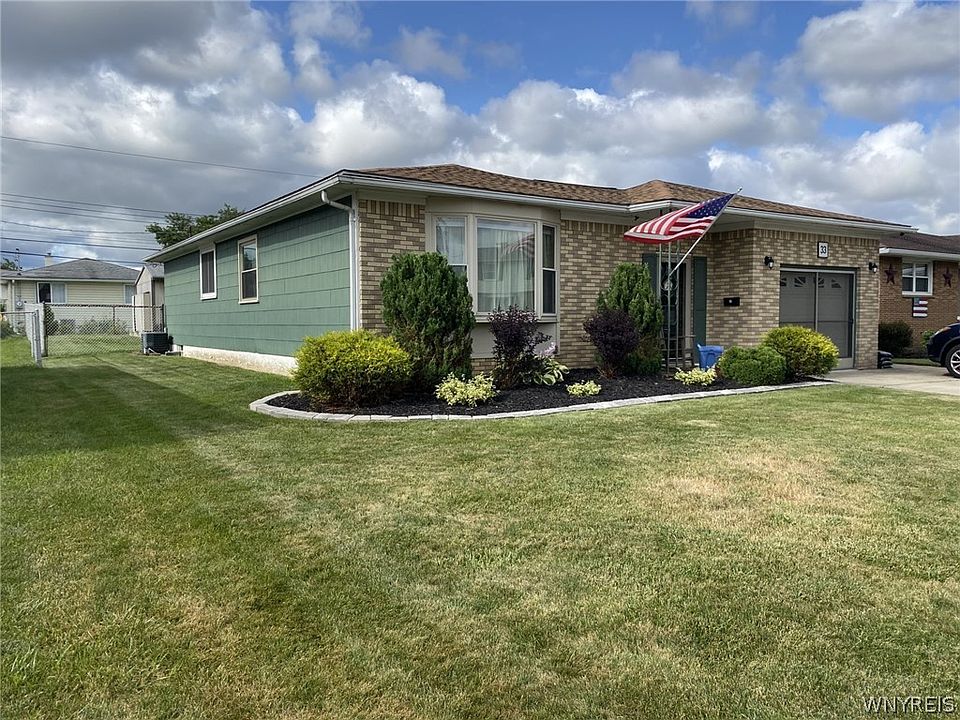 1st image of 33 E Toulon Dr