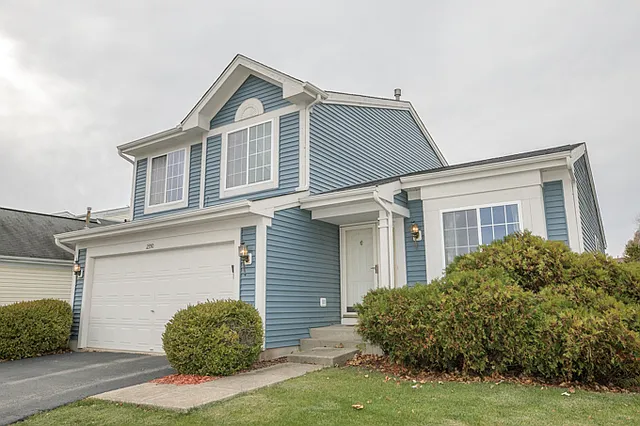 2350 Meadows Ln photo 1