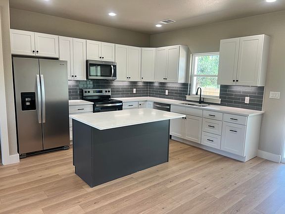 3rd image of 2202 Shawnee Drive