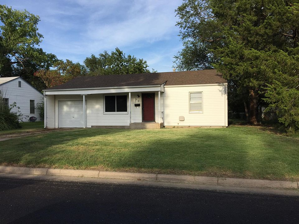 1st image of 32 Halsey Dr