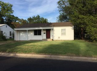 32 Halsey Dr, Hutchinson, KS 67502