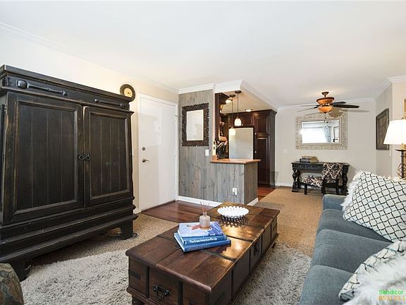 5th image of 217 Woodland Pkwy Unit 123
