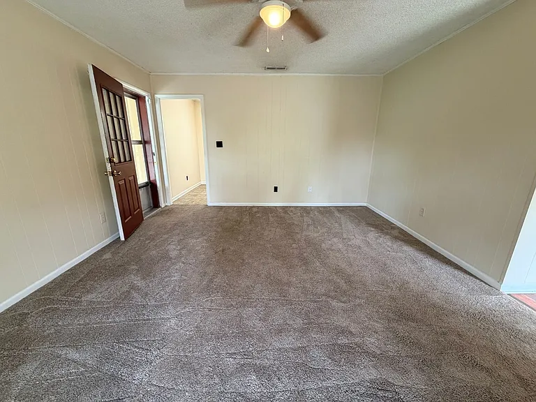 3902 Danube Cir — Photo 3