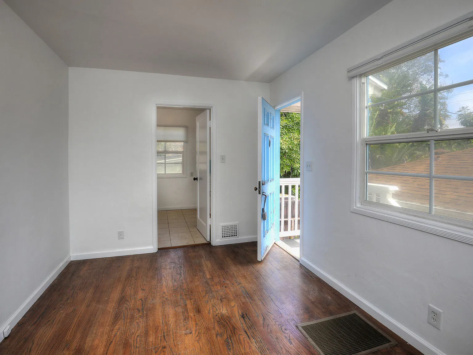 2 bed, 1.0 bath, $2,900 — Photo 3