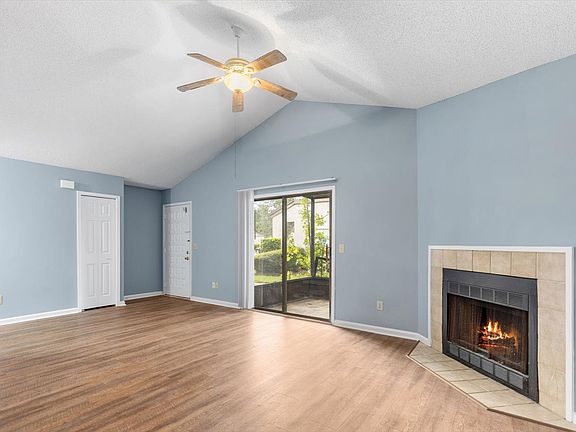 5th image of 8300 Plaza Gate Ln APT 1033