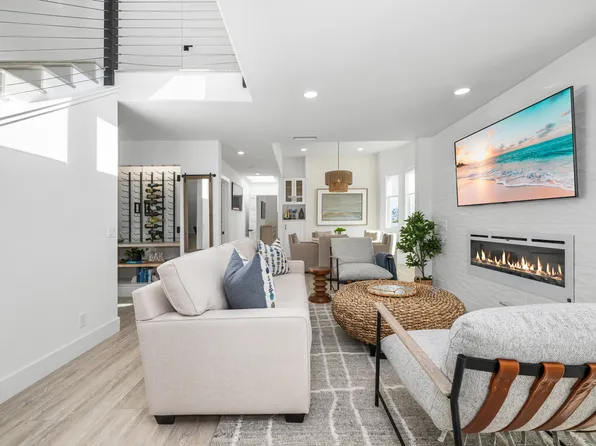 3008 1/2 W Balboa Blvd, Newport Beach, CA 92663