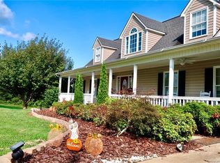 1213 Hopewell Rd, Morganton, NC 28655