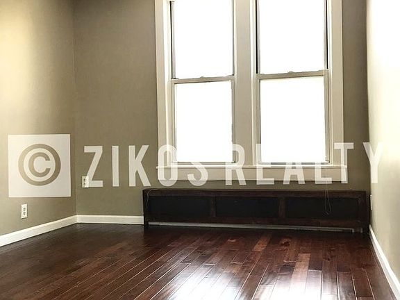 3rd image of 2539 37th St APT 3B