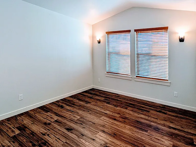 625 Covington Ave — Photo 19