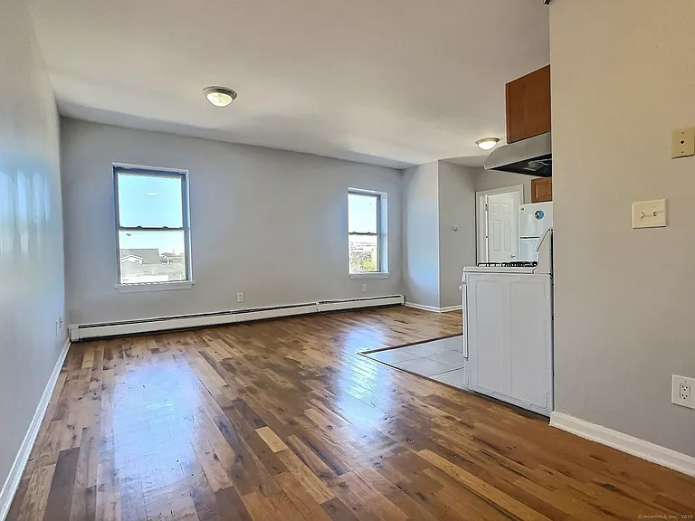 2260 Fairfield Ave #4C — Photo 5