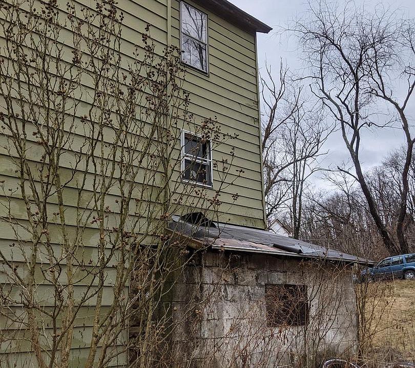 2nd image of 1648 Iselin Rd