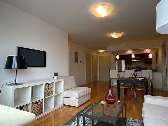 4th image of 1635 Lexington Ave APT 2D