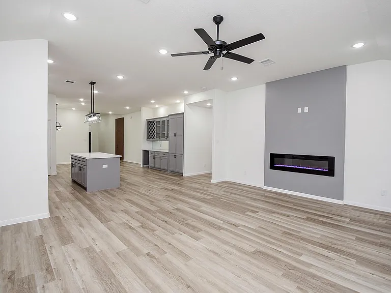 2139 Counter Point Dr — Photo 25