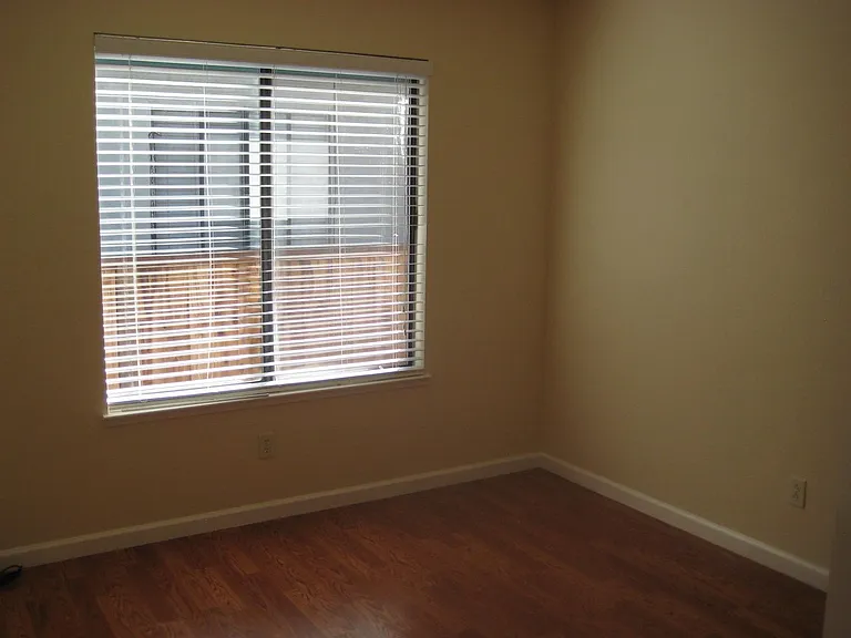 735 Rocky Creek Ter — Photo 11