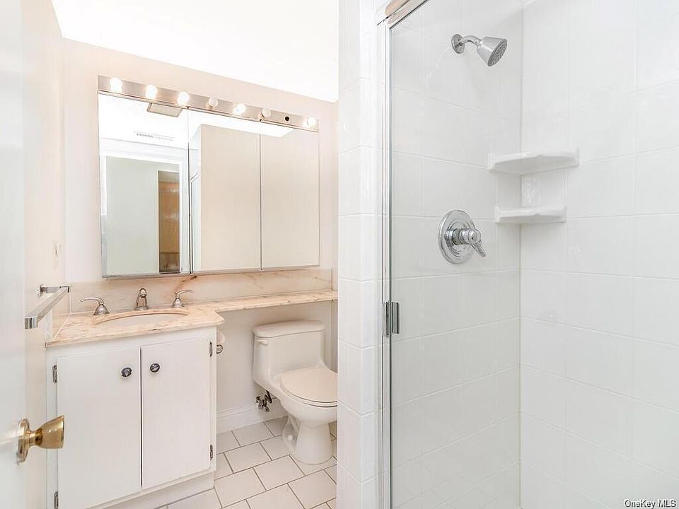 1st image of 136 Stone Meadow Dr