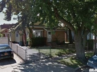 24206 136th Ave, Rosedale, NY 11422