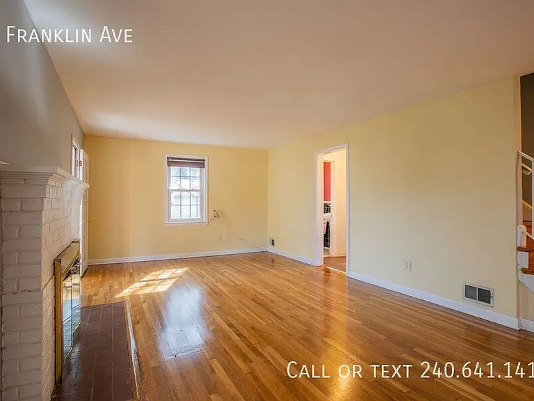 8 Franklin Ave — Photo 6