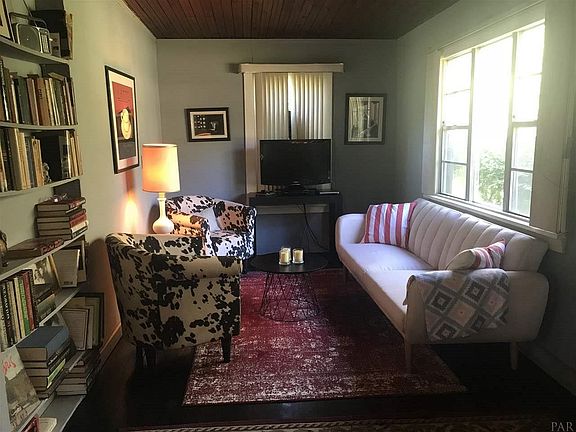 2nd image of 3715 Theresa St