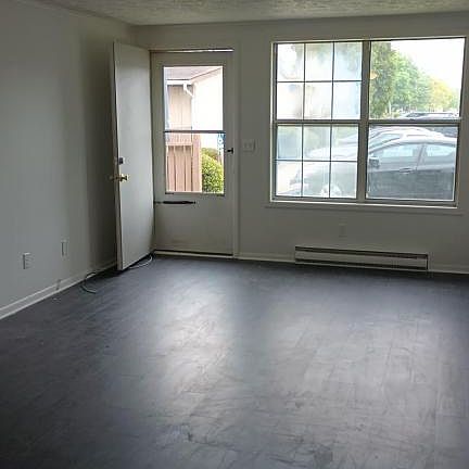 3rd image of 372 N 40th St