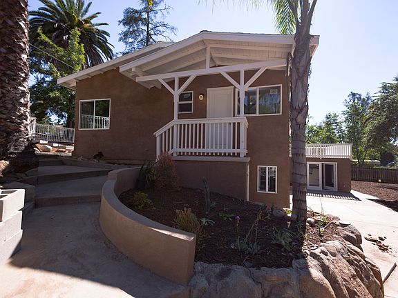 3rd image of 10818 Oak Creek Dr