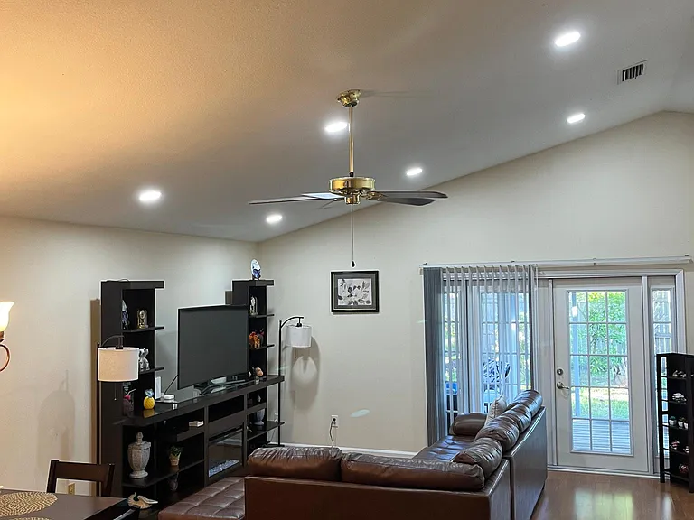 11058 Santa Fe St N — Photo 9