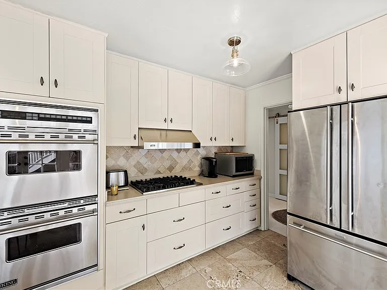 283 Fairview St — Photo 10