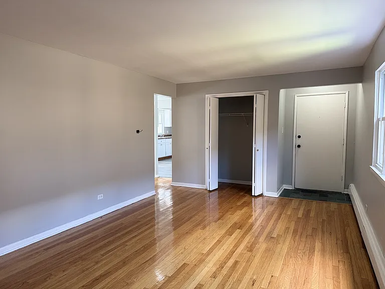 7824 S South Shore Dr #2C — Photo 3