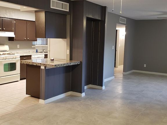 2nd image of 3005 Woodall St