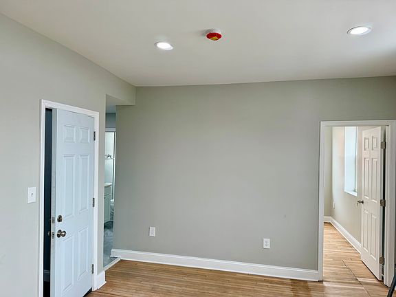 3rd image of 1021 Stiles St
