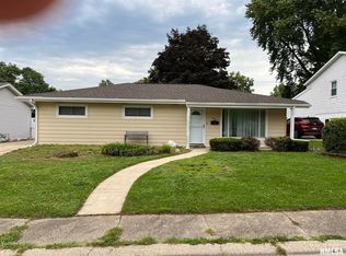 1402 Johnson Ln, Springfield, IL 62702