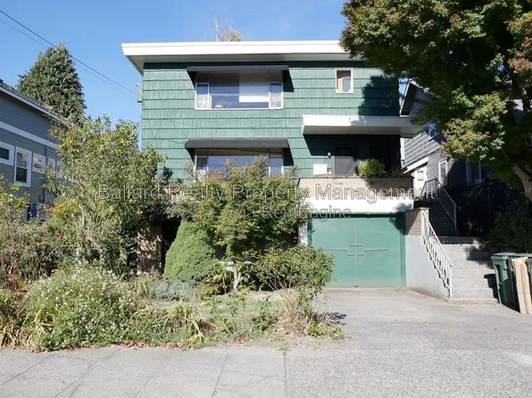 722 N 47th St, Seattle, WA 98103